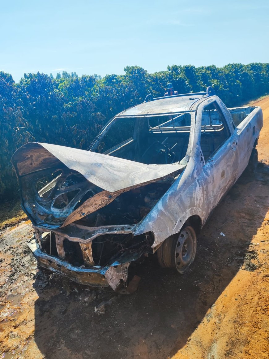 Bombeiros combatem incêndio em veículo na zona rural de Guaranésia