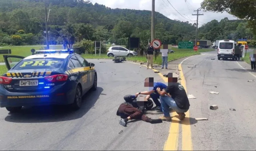 Jovem que bateu motocicleta em van na BR-459 precisa de doação de sangue urgente