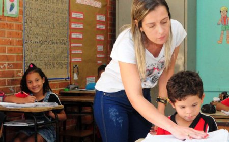 Governo de Minas publica 4.548 atos de progressão e promoção de servidores da Educação