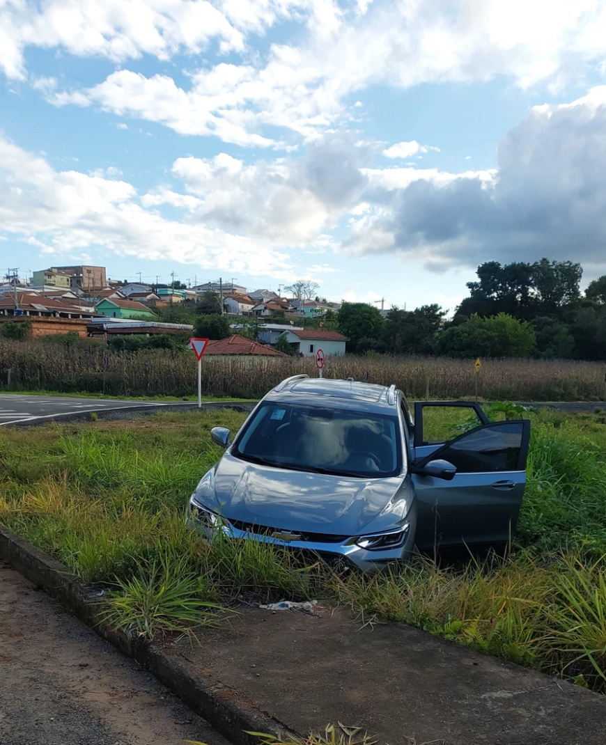 Polícia procura indivíduos que furtaram veículo em Nova Resende e o abandonaram em Bom Jesus da Penha