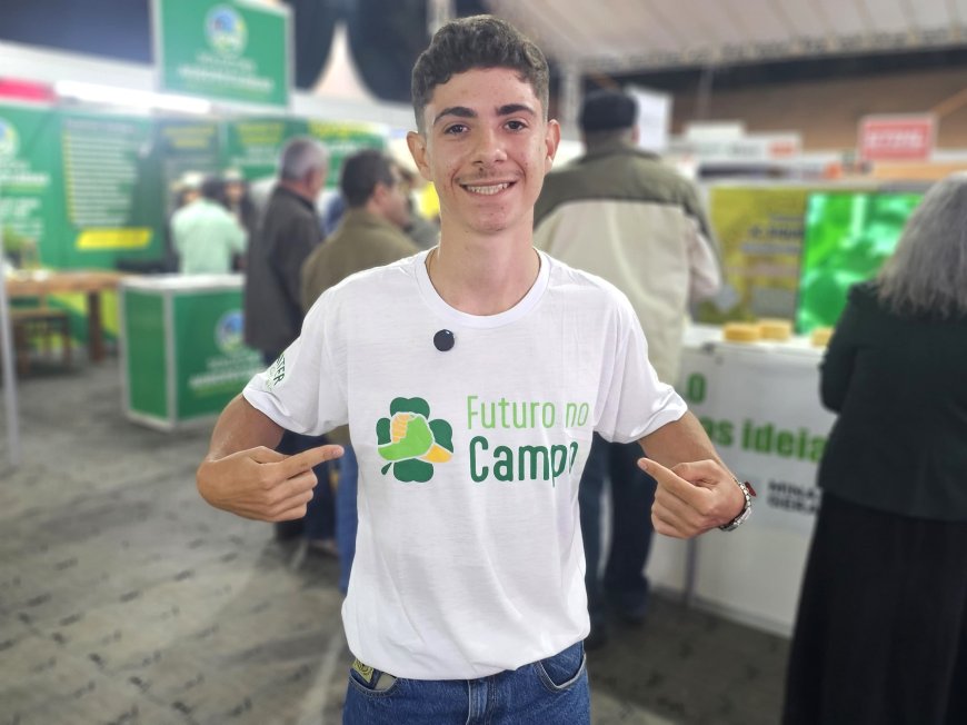 Emater-MG entrega notebooks a jovens rurais para fortalecer a gestão nas propriedades