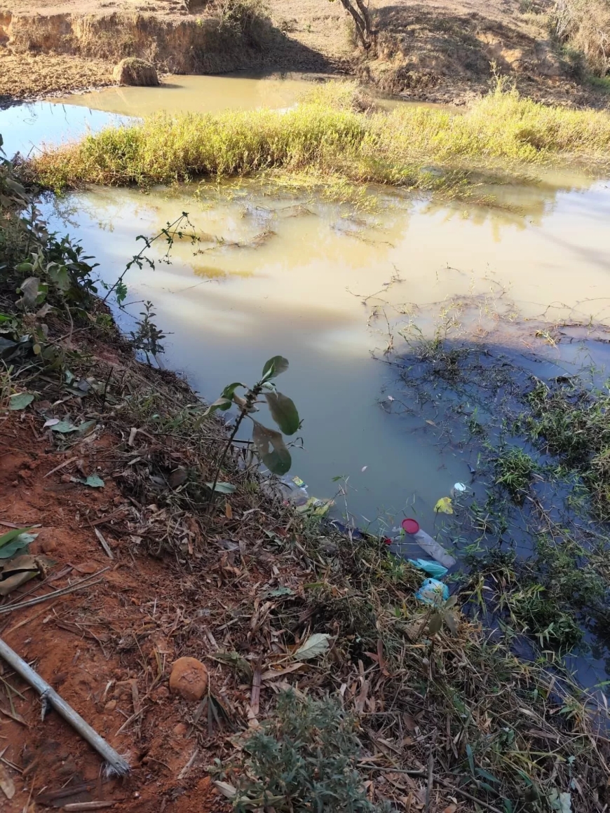 Veículo capota na zona rural de Conceição da Aparecida e leva casal a óbito