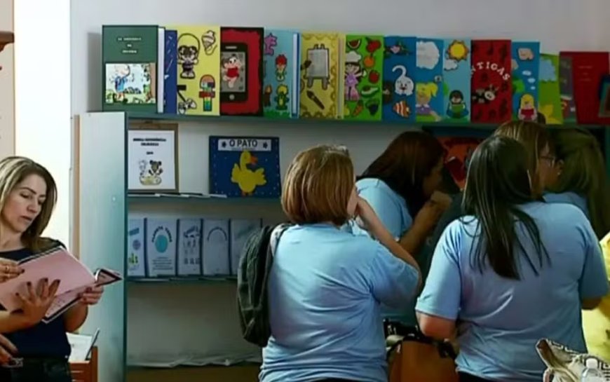 Banda 14 Bis faz show na abertura da Feira do Livro de Passos