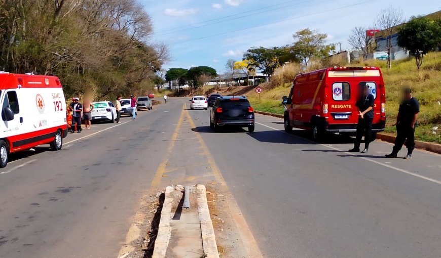 Colisão entre veículos deixa feridos na MG-179