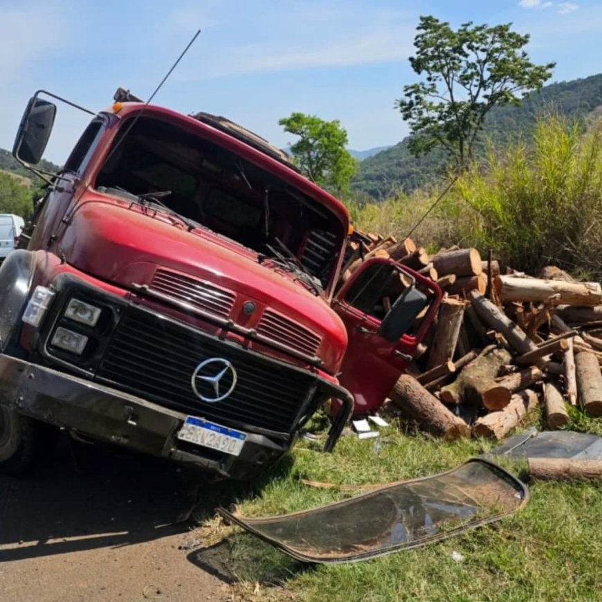 Condutora morre ao invadir a contramão e bater de frente com caminhão na MG-050