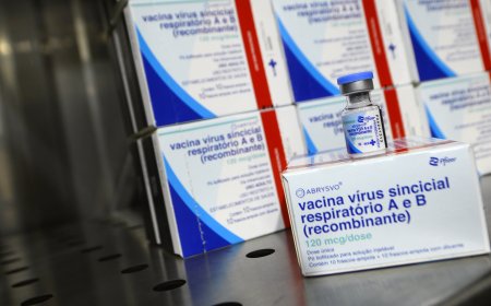 Minas Gerais recebe 62 mil doses do primeiro lote da vacina contra o vírus sincicial respiratório para proteger gestantes e recém-nascidos