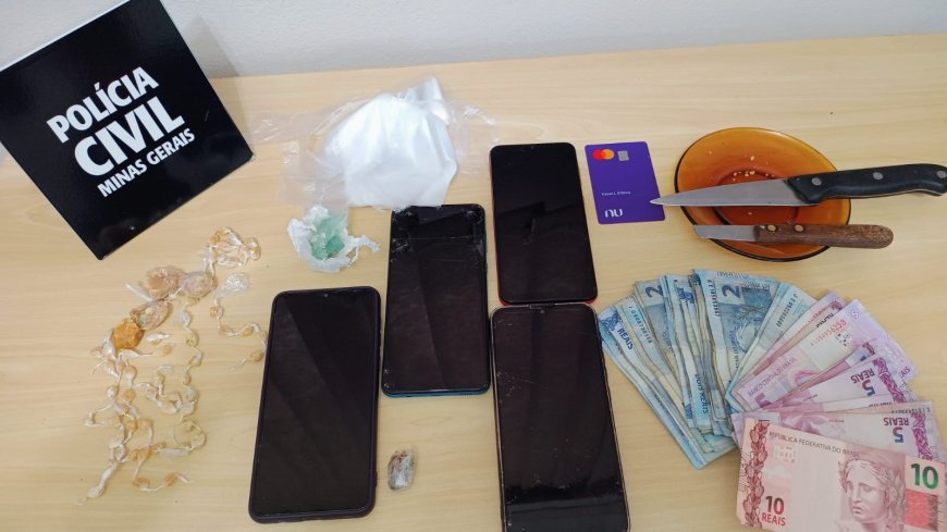 Policiais encontram dinheiro dentro de sutiã de mulher suspeita de comercializar drogas no Sul de Minas