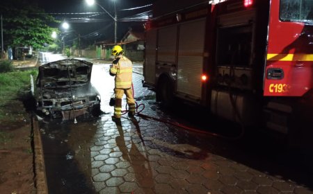Homem embriagado ateia fogo no próprio veículo no Sul de Minas