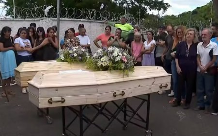 Sepultamentos de guaxupeanos mortos em SC é marcado por forte comoção de familiares e amigos