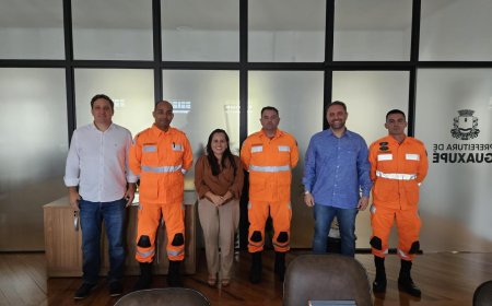 Visita do Corpo de Bombeiros à prefeitura de Guaxupé fortalece parcerias