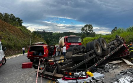 Capotamento de caminhão na serra de São Pedro da União deixa motorista preso às ferragens