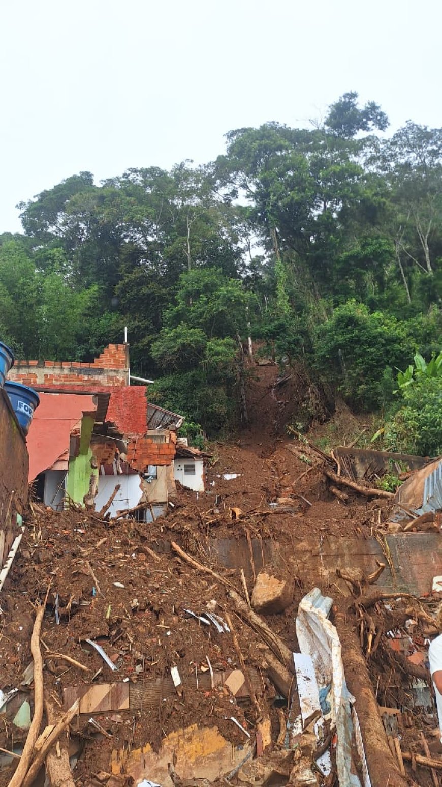 Bombeiros de Poços de Caldas finalizam missão em Juiz de Fora e retornam ao Sul de Minas