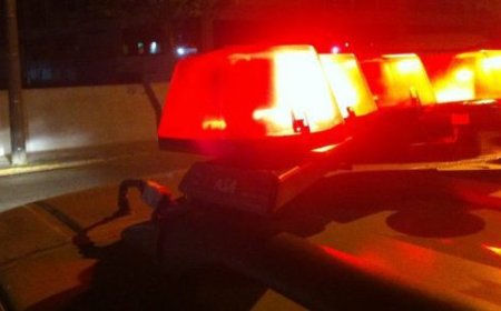 Em acidente na área central de Guaxupé, motociclista fica ferido ao ser arremessado ao solo