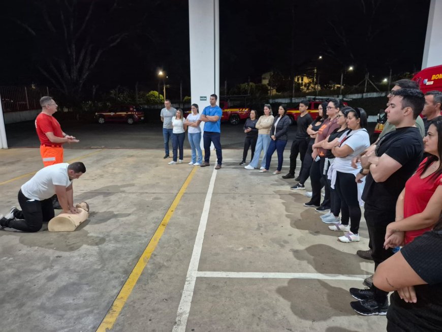 Bombeiros de Guaxupé capacitam 23 alunos em Curso de Primeiros Socorros