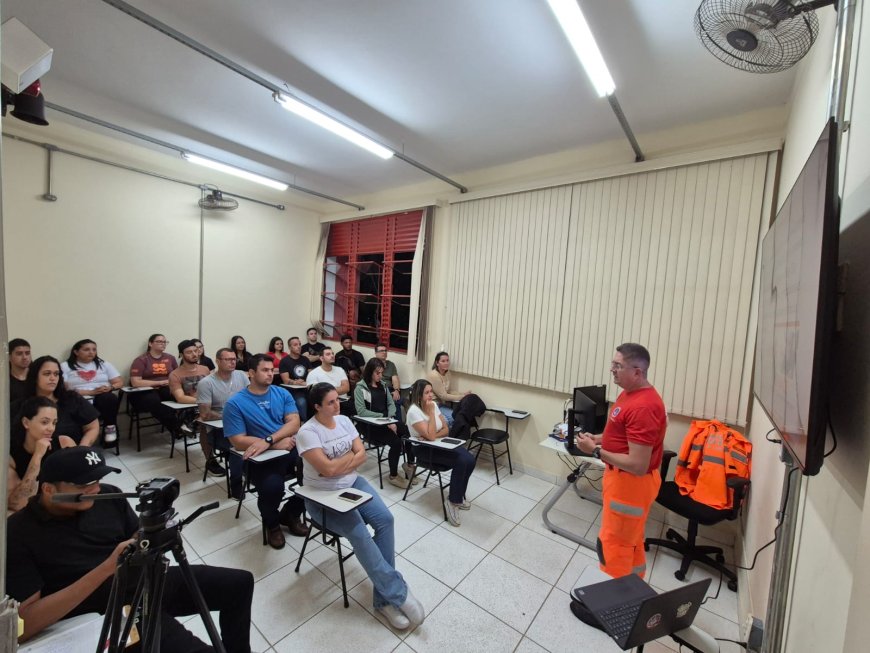 Bombeiros de Guaxupé capacitam 23 alunos em Curso de Primeiros Socorros