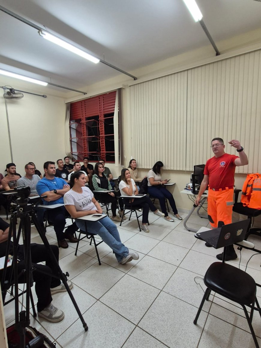 Bombeiros de Guaxupé capacitam 23 alunos em Curso de Primeiros Socorros