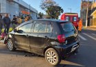 Bombeiros atendem vítima de colisão entre carro e motocicleta na área central de Guaxupé