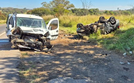 Carro conduzido por jovem de 17 anos invade contramão e deixa 11 feridos na MG-050