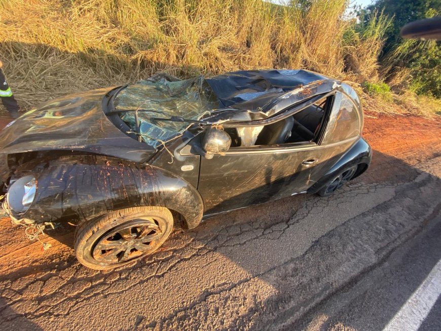 Motorista embriagado capota carro e fica gravemente ferido na MGC-369