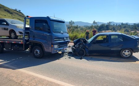 Motorista sem CNH e embriagado provoca colisão frontal na BR-459