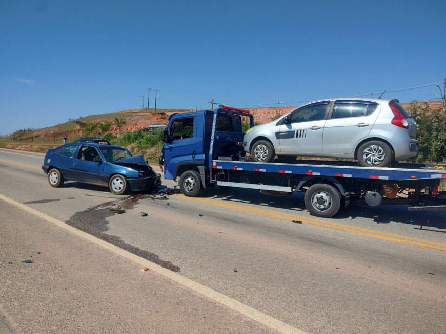 Motorista sem CNH e embriagado provoca colisão frontal na BR-459