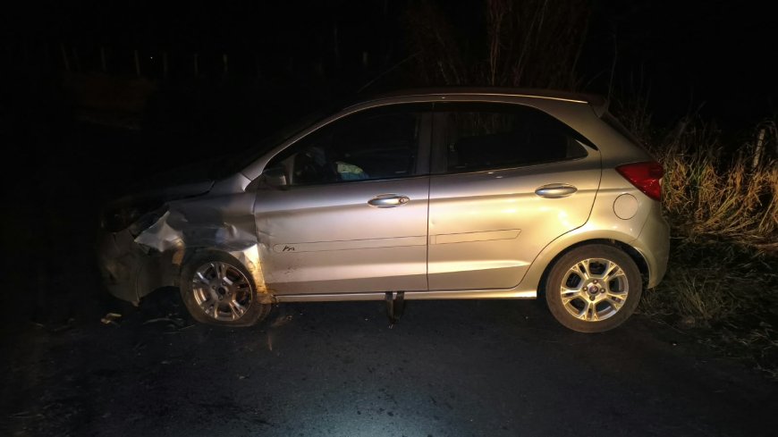 Flagrado no bafômetro: Idoso saindo de bar invade pista e bate de frente com Ford/Ka no Sul de Minas