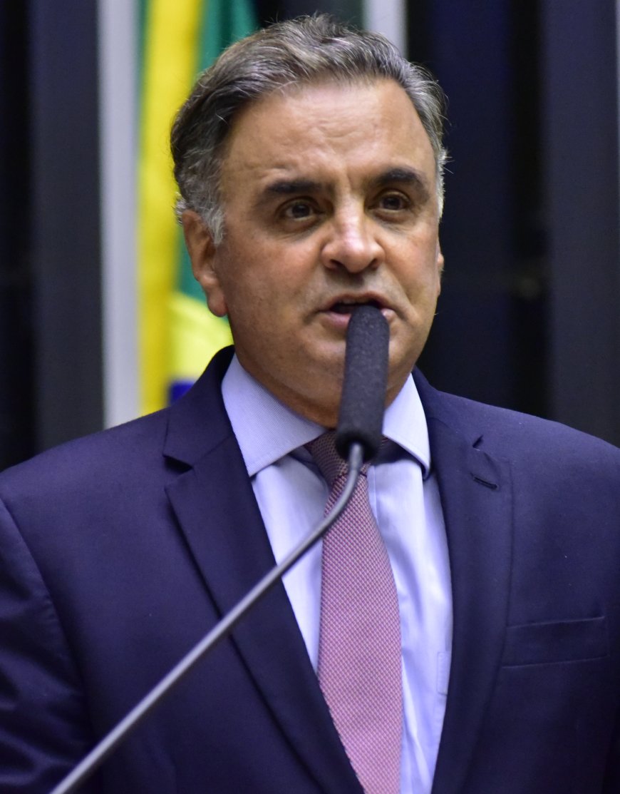 Aécio Neves recua, muda de ideia e vai disputar o Senado por Minas Gerais