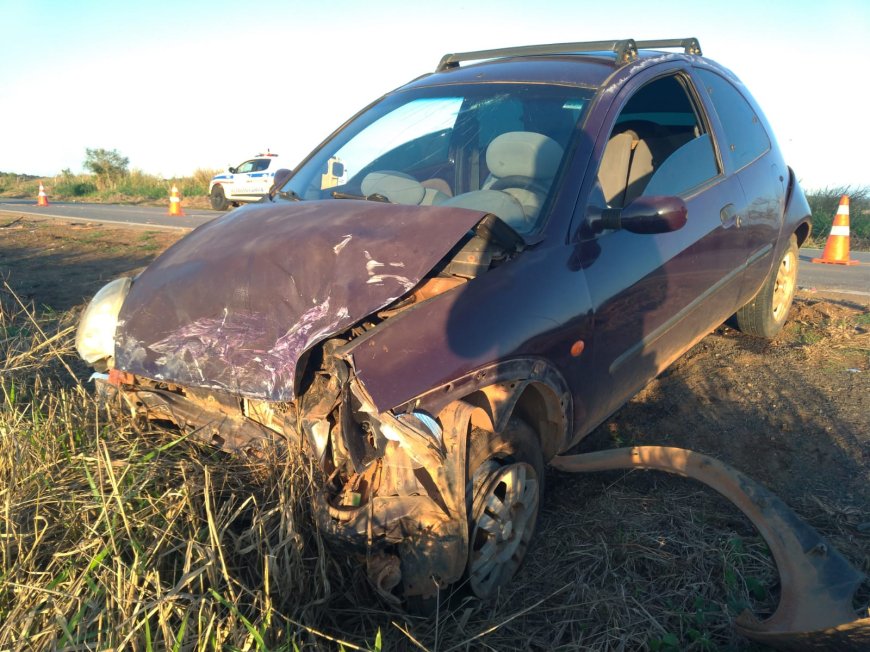 Ultrapassagem proibida causa colisão frontal tripla na MGC-369 e deixa quatro feridos