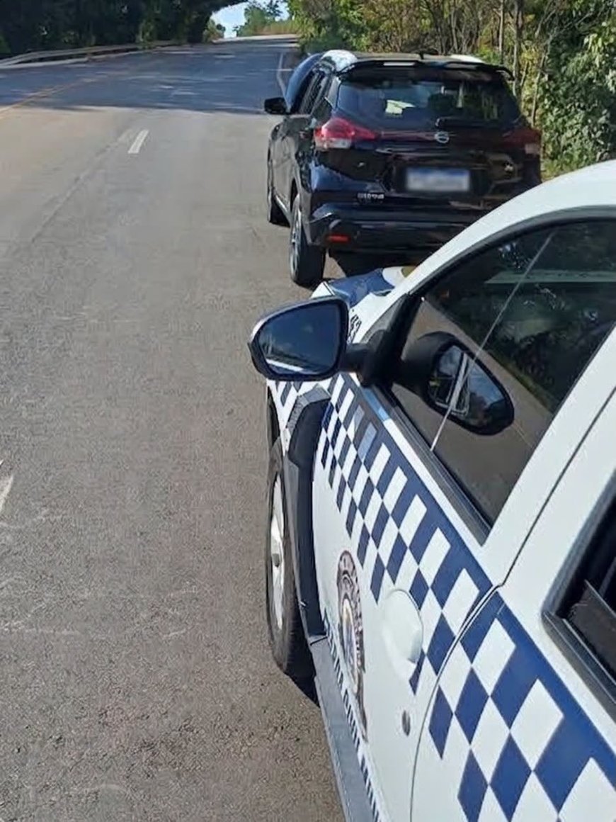 Muralha Guaxupé identifica veículo clonado, prende condutor e recupera veículo roubado no Rio de Janeiro