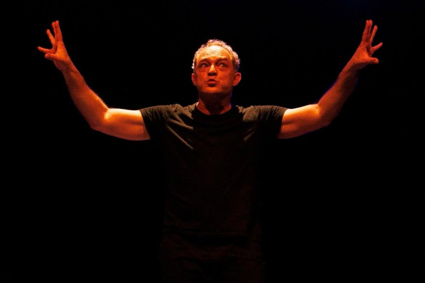 Ator Eucir de Souza encerra XIII Festival Nacional de Teatro Tramas e Dramas com roda de conversa em Guaxupé