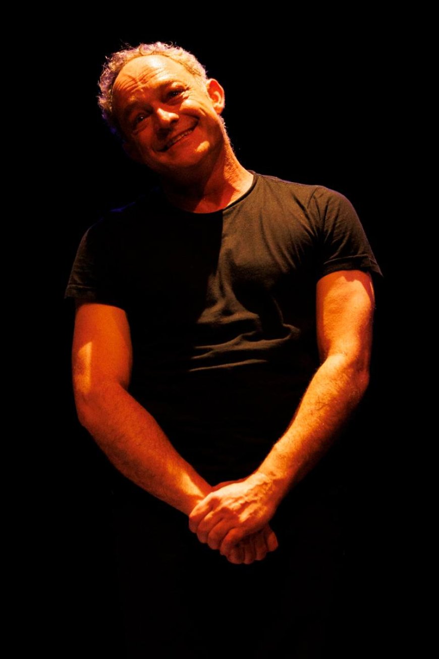 Ator Eucir de Souza encerra XIII Festival Nacional de Teatro Tramas e Dramas com roda de conversa em Guaxupé