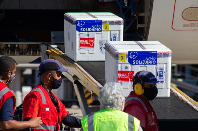 Minas recebe mais 509,8 mil doses de vacinas contra a covid-19