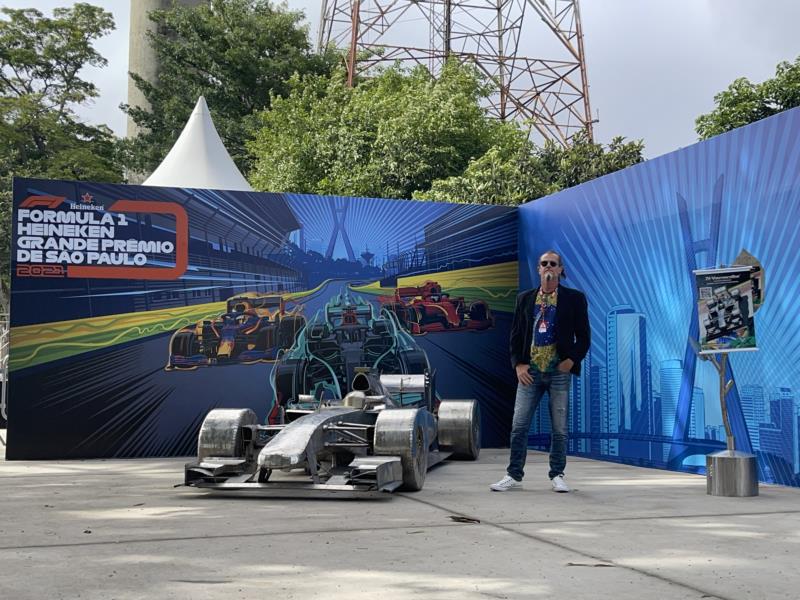 Depois de expor carro de F1 em Interlagos, escultor guaxupeano vai priorizar o mercado internacional 